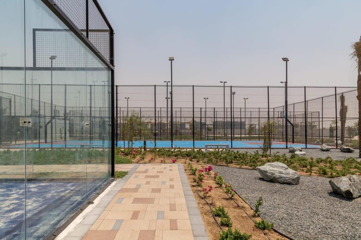 Frank Porter - The Pulse Residences Дубай Экстерьер фото